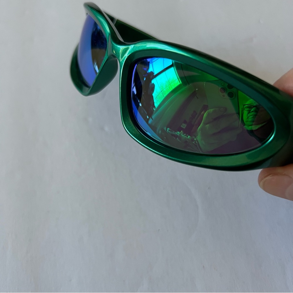 WISDOM XH3332 RECTANGULAR WRAP SUNGLASSES GREEN WITH MIRRORED LENSES NWOT